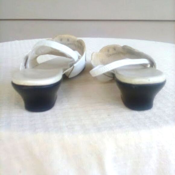 Munro Women's Double Vamped White & Cream Sling Back Comfort Sandals Size 8N - Picture 4 of 13